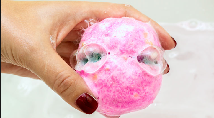 Do bath bombs go in before or after water?